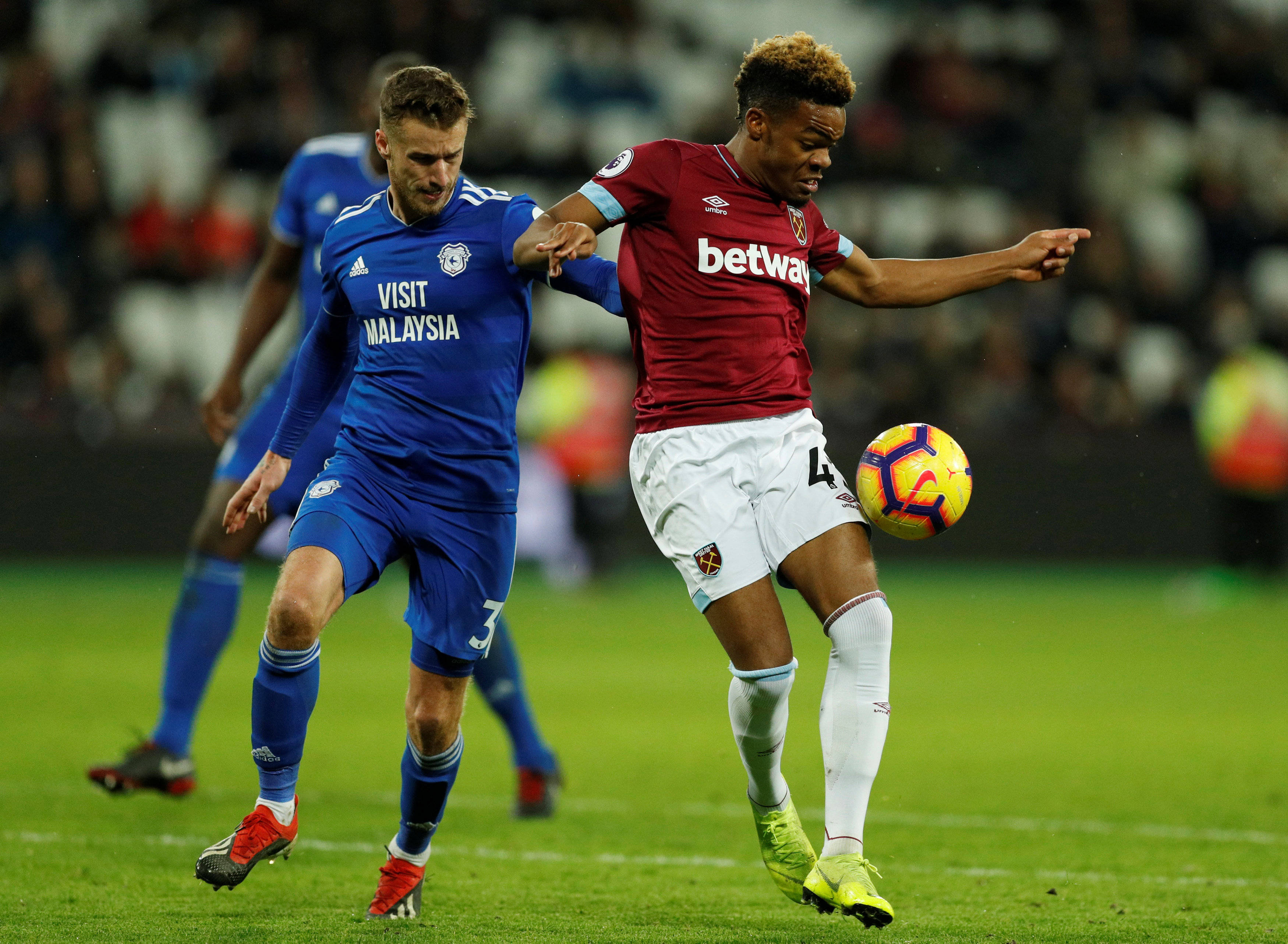 法国杯赛程吃紧,西汉姆今夜止住颓势,目标明确,赛季目标并未改变(荡漾念念不舍x) 法国杯赛程吃紧,西汉姆今夜止住颓势,目标明确,赛季目标并未改变(荡漾念念不舍x)